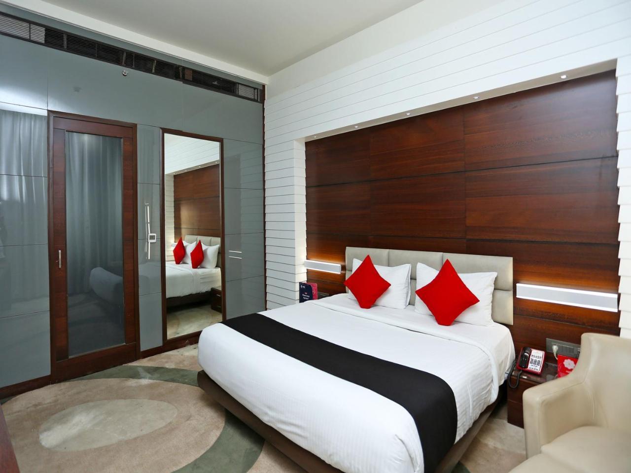 Golden Blossom Imperial Resorts Lucknow Zewnętrze zdjęcie