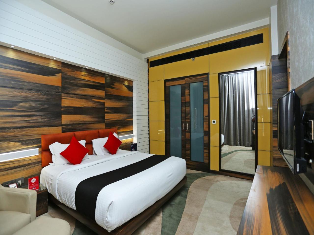 Golden Blossom Imperial Resorts Lucknow Zewnętrze zdjęcie