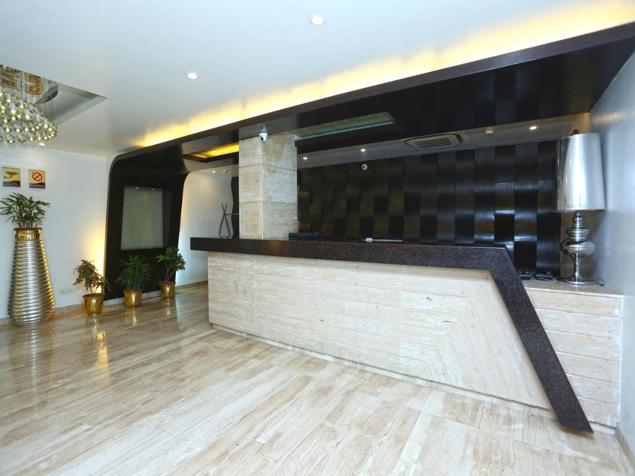 Golden Blossom Imperial Resorts Lucknow Zewnętrze zdjęcie