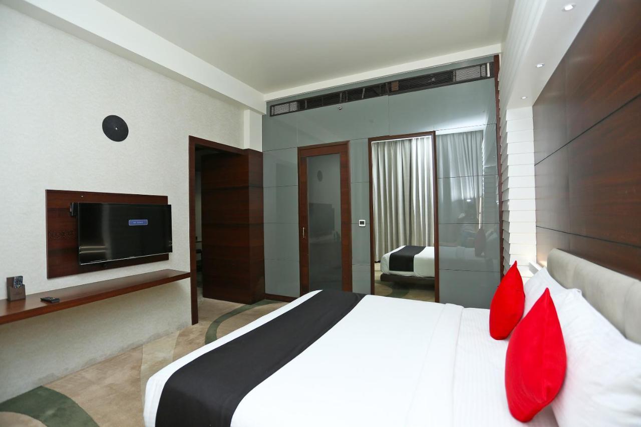 Golden Blossom Imperial Resorts Lucknow Zewnętrze zdjęcie