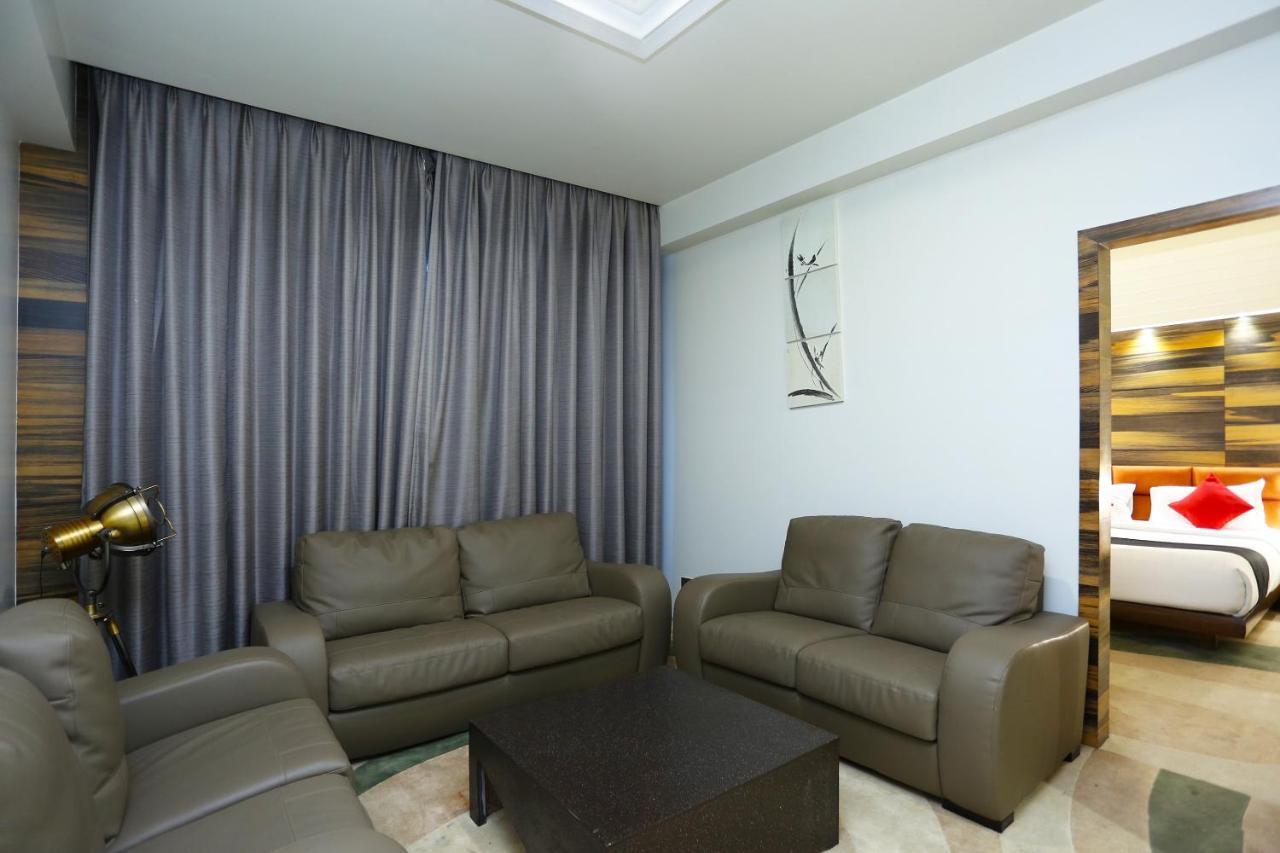 Golden Blossom Imperial Resorts Lucknow Zewnętrze zdjęcie