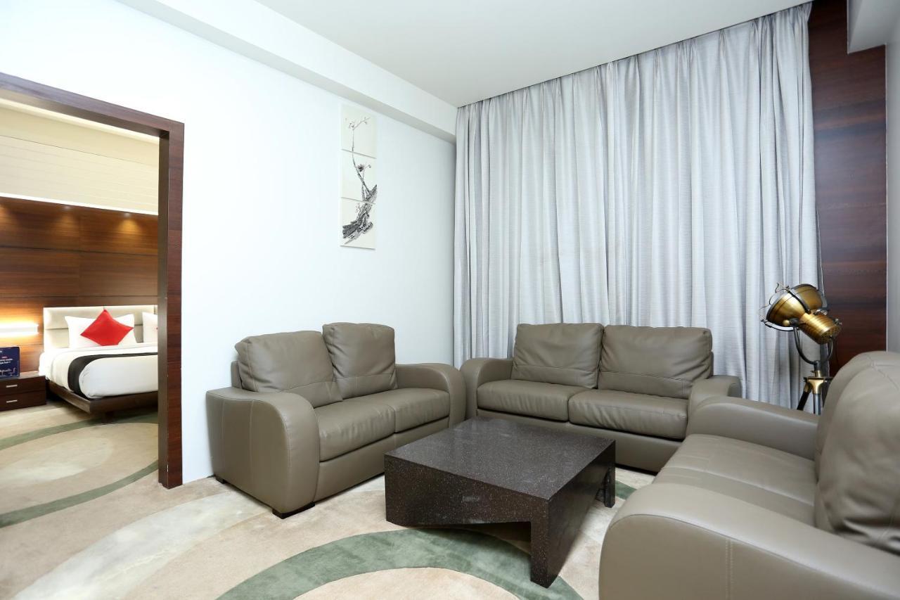 Golden Blossom Imperial Resorts Lucknow Zewnętrze zdjęcie