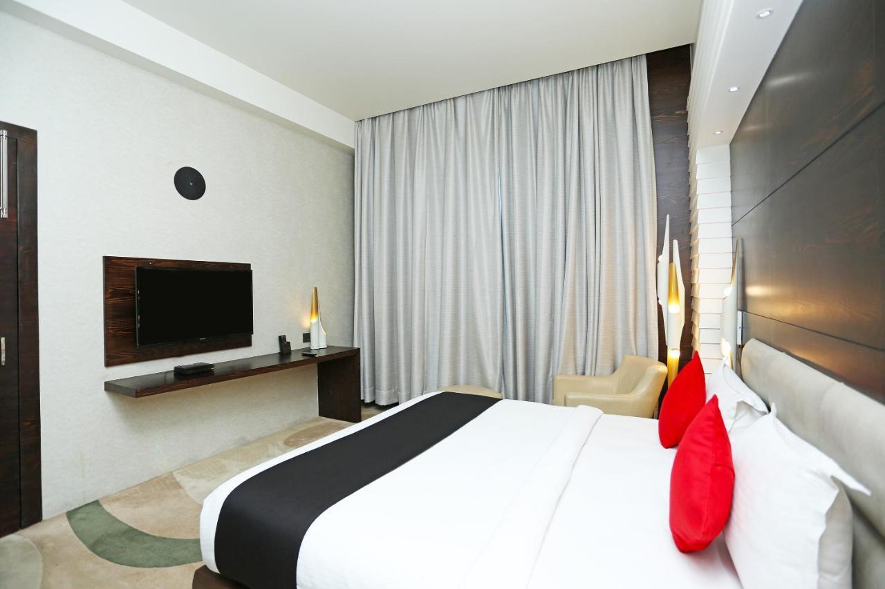 Golden Blossom Imperial Resorts Lucknow Zewnętrze zdjęcie