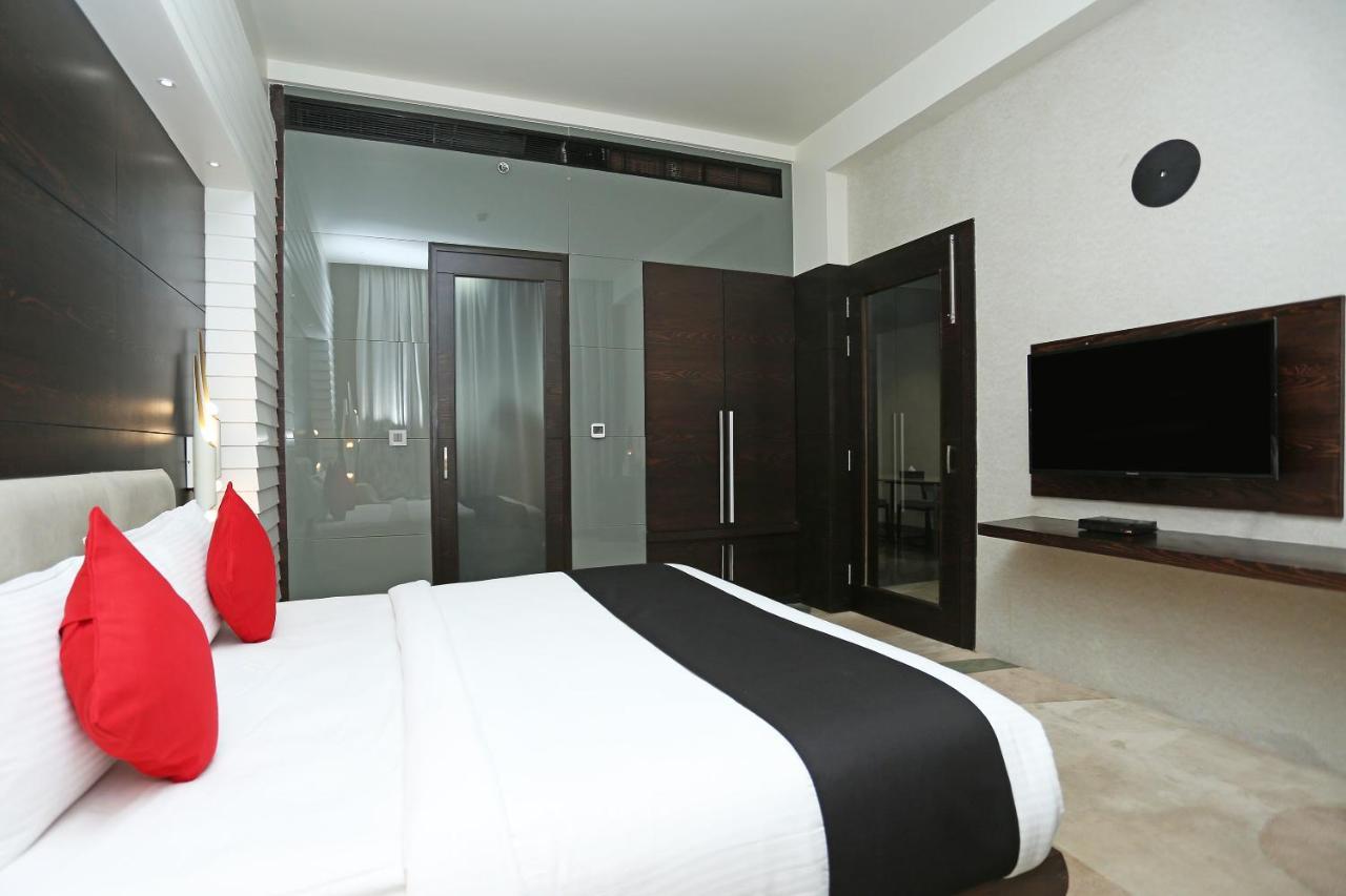 Golden Blossom Imperial Resorts Lucknow Zewnętrze zdjęcie