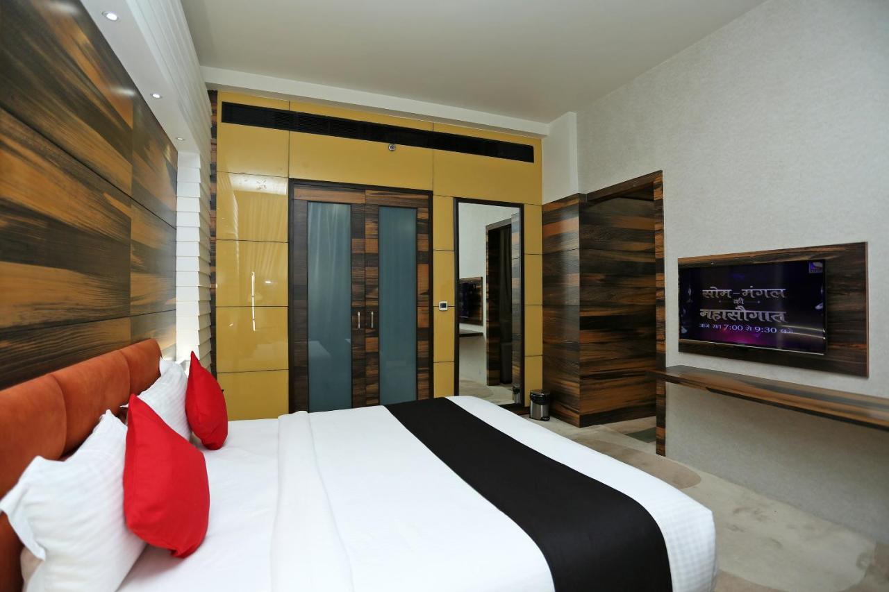 Golden Blossom Imperial Resorts Lucknow Zewnętrze zdjęcie